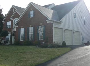 8025 County Down Ct, Gainesville, VA 20155