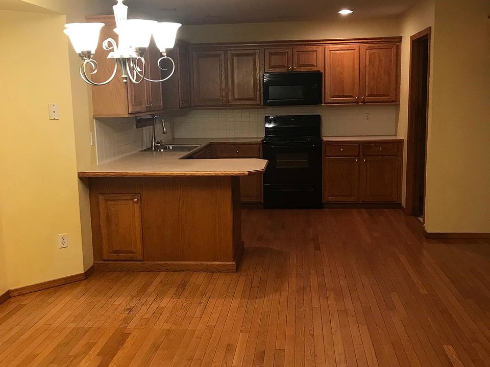2nd image of 3203 S Fort Ave