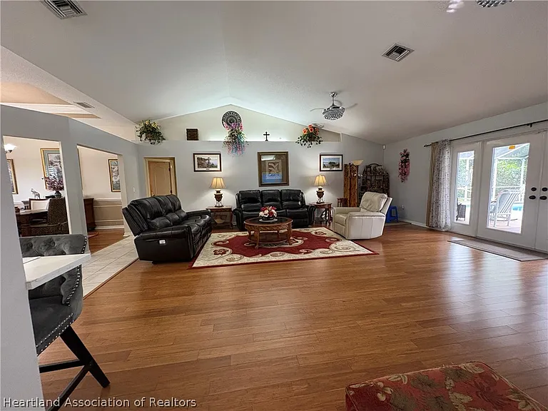 407 Maravilla Ave — Photo 11