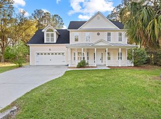 110 Palm Cottage Dr, Hampstead, NC 28443