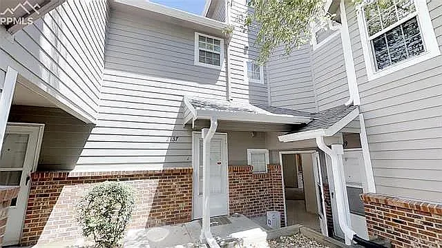2119 Troy Ct — Photo 1