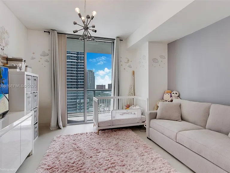 79 SW 12th St #2306 — Photo 17
