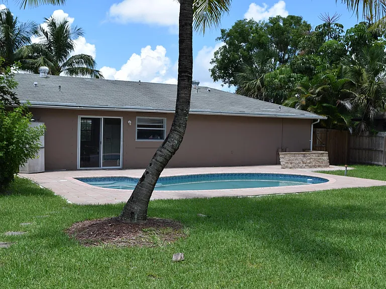 9746 Alaska Cir — Photo 4