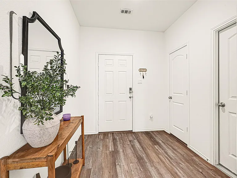210 Coral Drift Ct — Photo 3