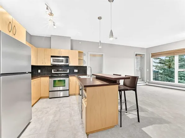 69 S Springborough Ct SW #306, Calgary, AB T3H 5V5