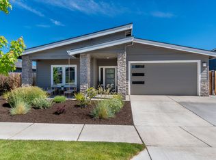 4787 SW Zenith Ave, Redmond, OR 97756