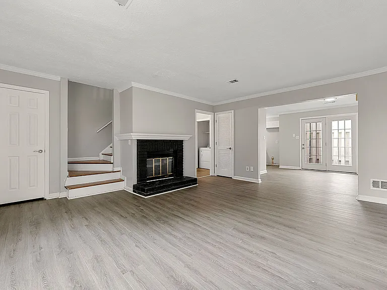 218 Mill Creek Pl — Photo 3