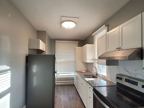 3rd image of 136 N Market St #101