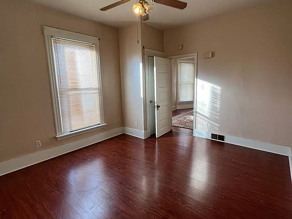 5th image of 207 W Wood St #11766889