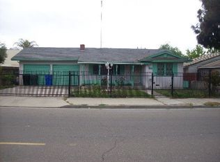 565 E Cameron St, Hanford, CA 93230