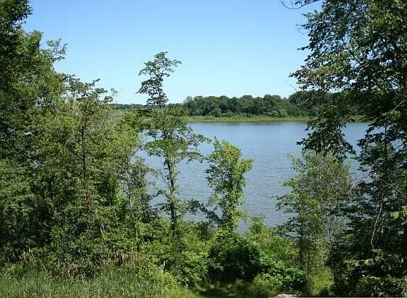 2nd image of 1750 N Bear Lake Dr