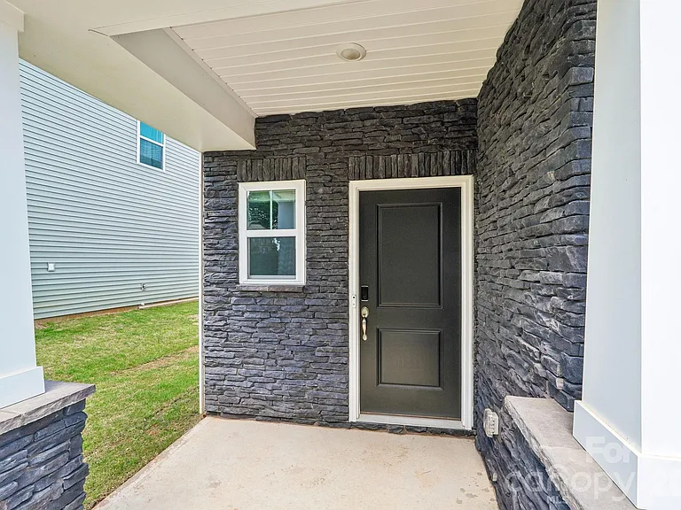 1852 Wrenley Dr — Photo 2