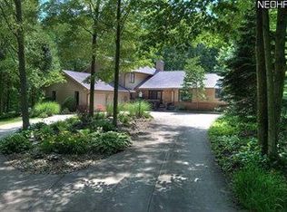 11951 Sandgate Cir, Chesterland, OH 44026
