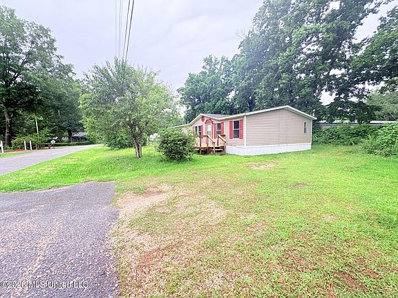 2nd image of 4 Hurst Dr