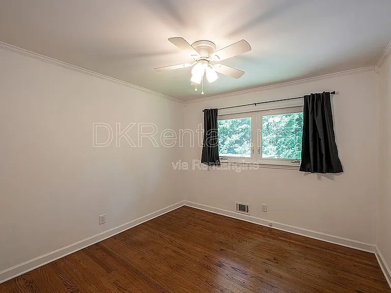245 Brook Dr — Photo 26