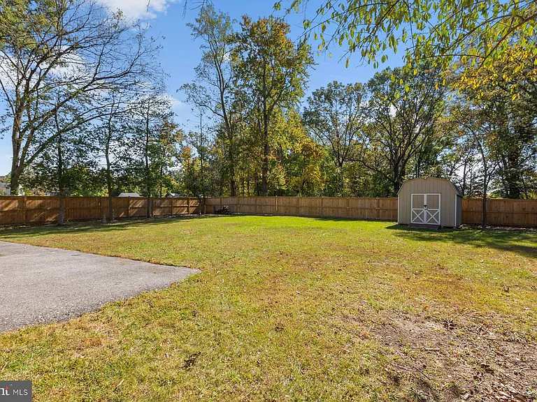 6903 Friendship Rd — Photo 40