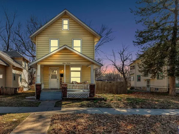 1614 SW Central Park Ave, Topeka, KS 66604