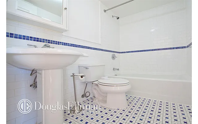 Rented by Douglas Elliman | media 35