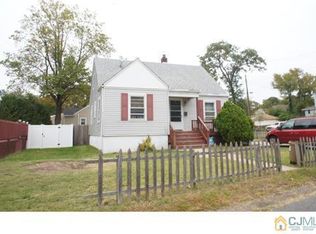 122 Wayside Dr, Keyport, NJ 07735