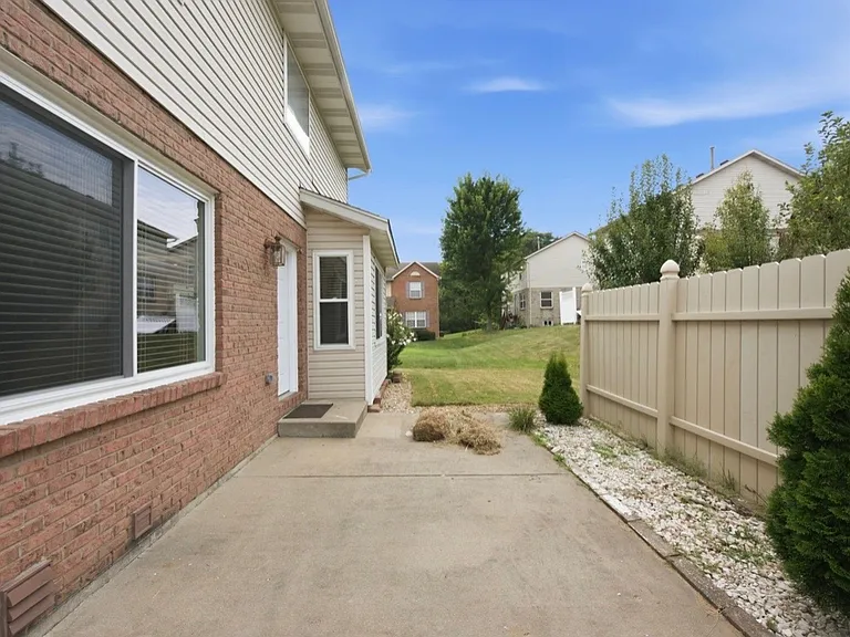 7649 Tollgate Ct — Photo 35