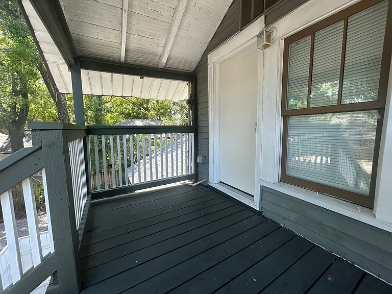 Seminole Ave — Photo 16