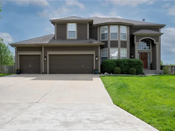 20847 Barker Rd, Spring Hill, KS 66083