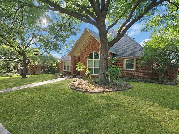 4th image of 1122 Chimneyrock Trl