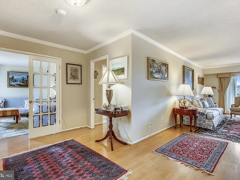 8360 Greensboro Dr #712 — Photo 4