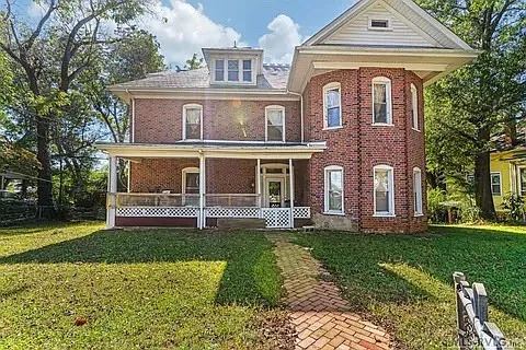 107 W End Blvd
