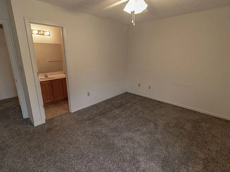 212 Nikki Way — Photo 13