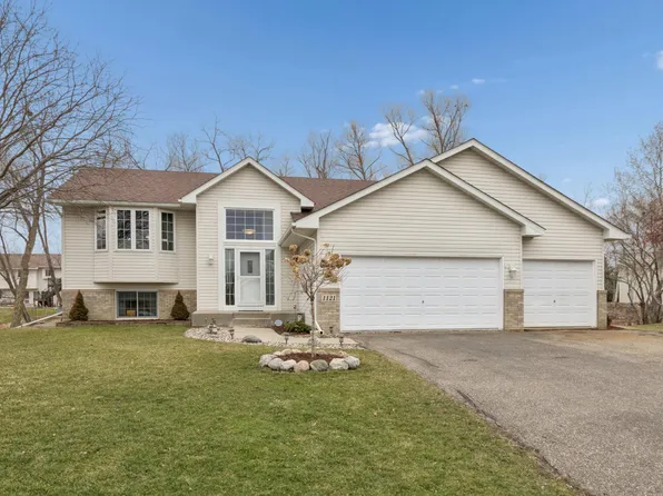 1121 Apple Cir, Mayer, MN 55360