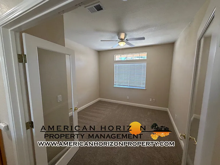 401 Cromwell Ct — Photo 15