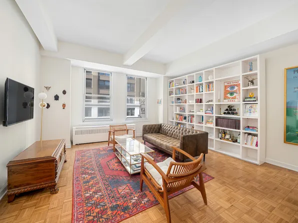 425 Park Avenue South image 2 of 9