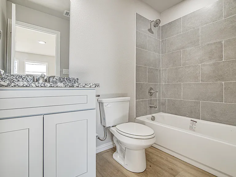 406 Grand Ave — Photo 23