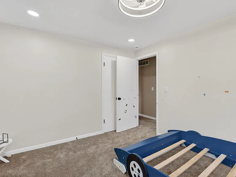 2091 W State Route 102 — Photo 31