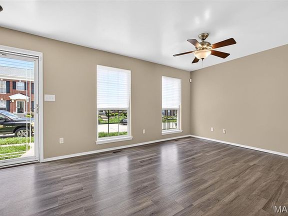 5th image of 821 Brookmead Dr