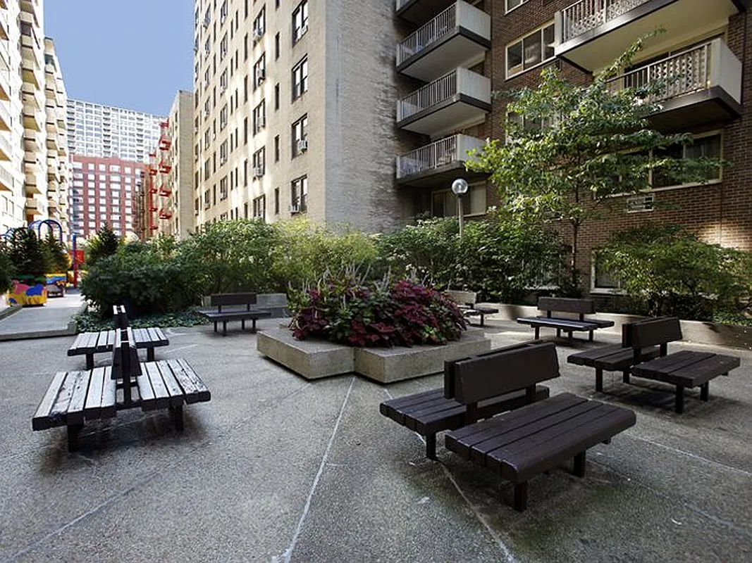 120 West 97th Street in Upper West Side : Sales, Rentals, Floorplans |  StreetEasy