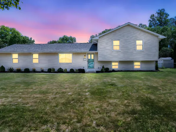 279 Old Coach Pl, Canal Winchester, OH 43110