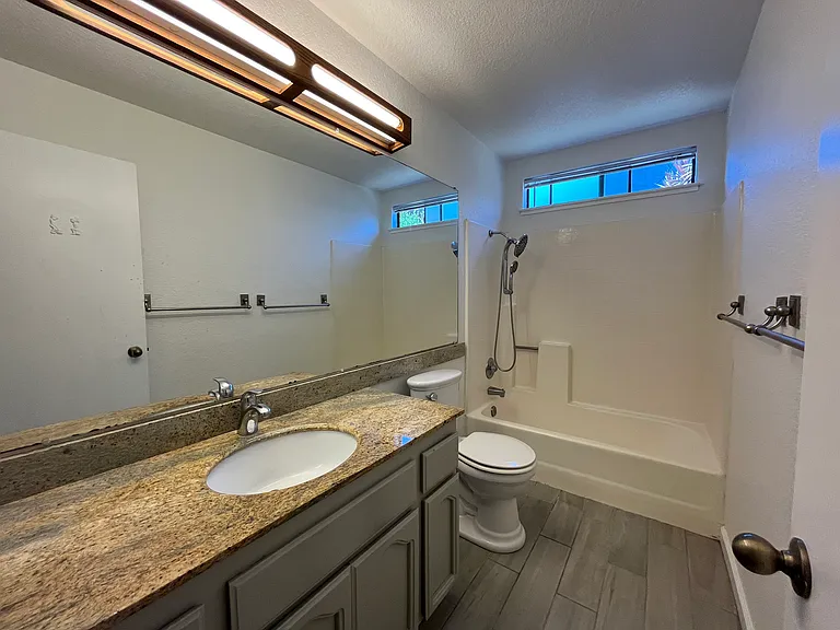 270 Riverview Dr — Photo 17