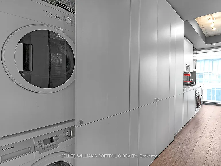 629 King St W #622 — Photo 15