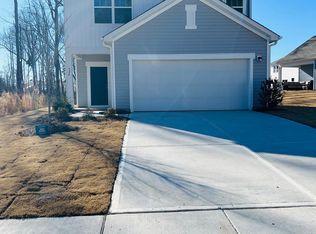 324 Logan Creek Dr, Zebulon, NC 27597