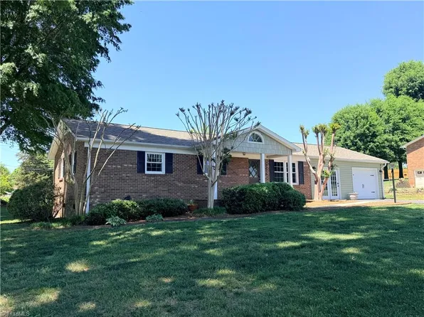 3216 Country View Rd, Jonesville, NC 28642