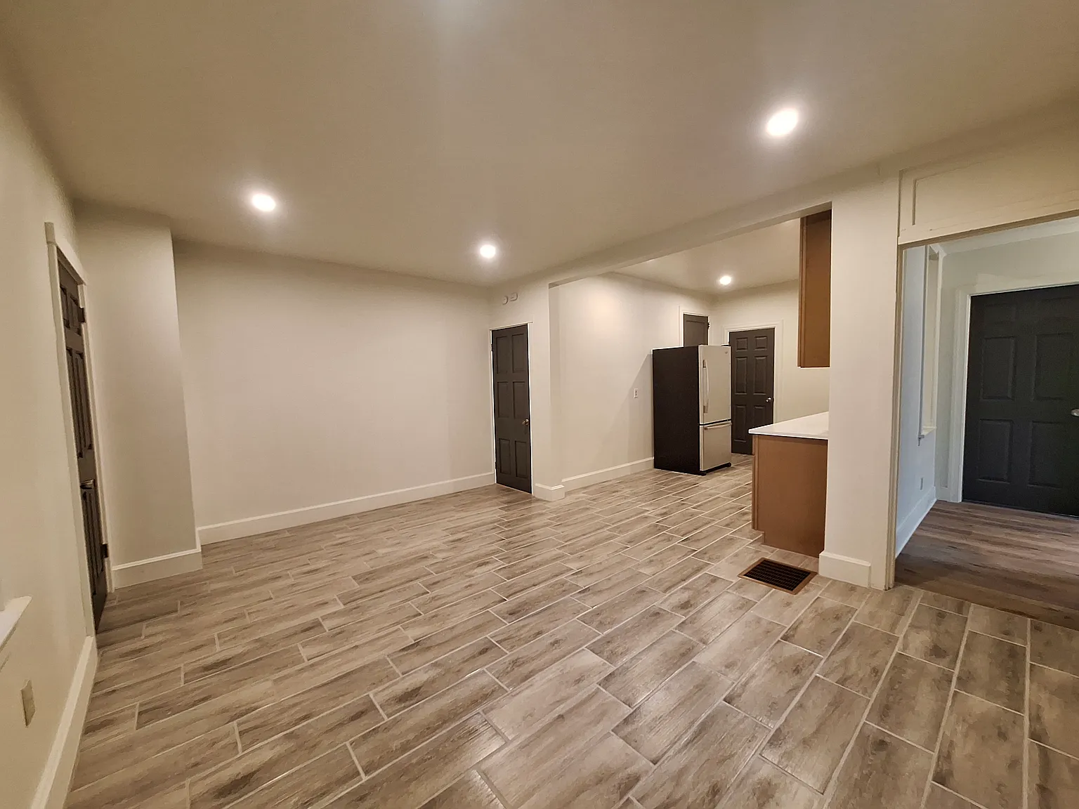 2 bed, 900 sqft, $1,399 — Photo 4