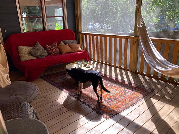 screened-in porch