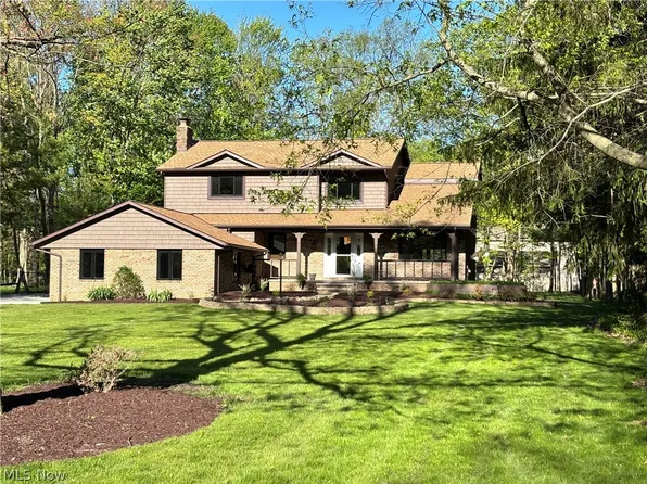 7447 McLellan Dr, Walton Hills, OH 44146