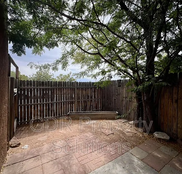 3529 Ross Ave SE — Photo 46