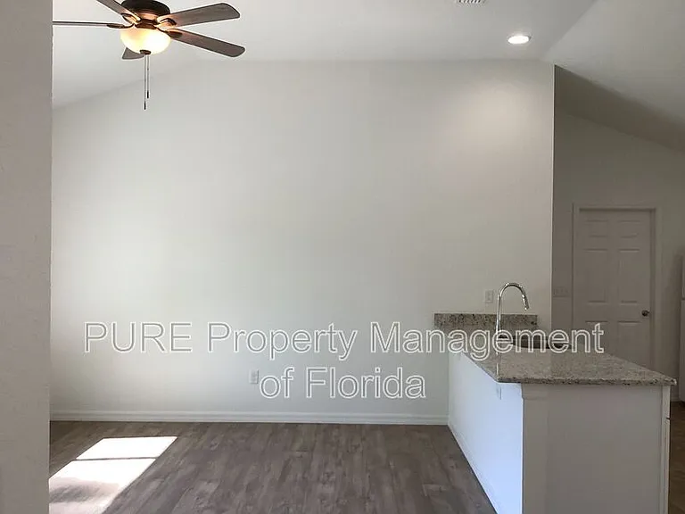 6255 SE 165th Ct — Photo 4