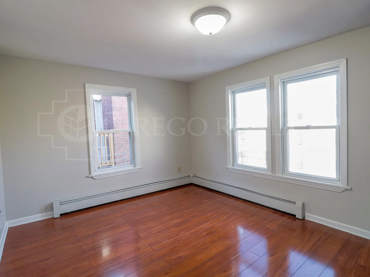 3 bed, 1065 sqft, $1,800 — Photo 3