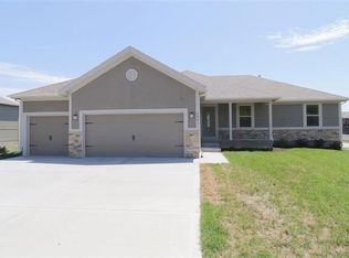 7711 N Spruce Ave, Kansas City, MO 64119