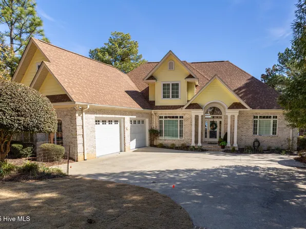157 James Drive, West End, NC 27376